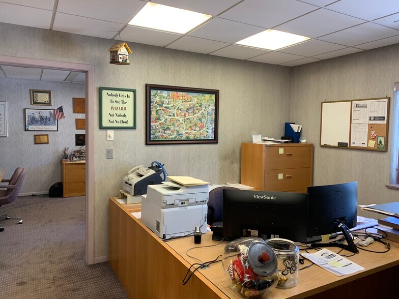 More Photos Of 2107 Springfield Ave, Vauxhall Service For Lease