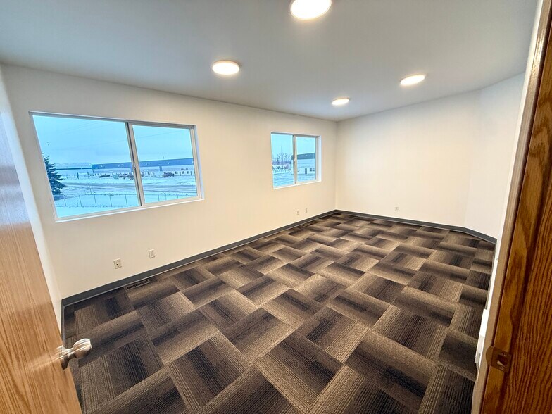 More Photos Of 8 Van Der Horn Way, Red Deer County Truck Terminal For Sale