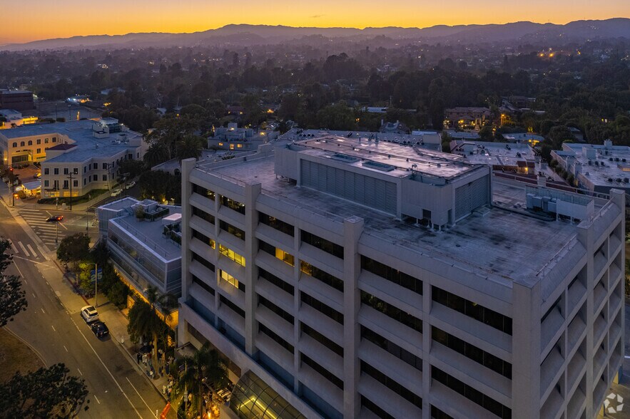More Photos Of 11777 San Vicente Blvd, Los Angeles Office For Lease