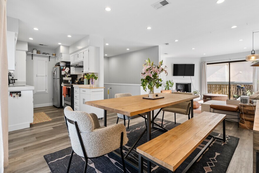 More Photos Of 429 Nautilus St, La Jolla Apartments For Sale