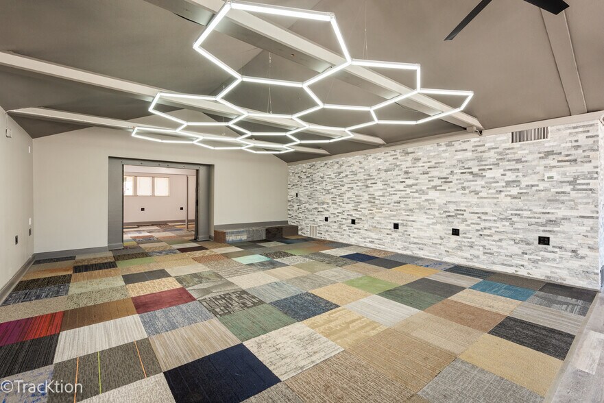 More Photos Of 10709 N Main St, Richmond General Retail For Sale