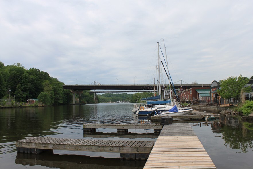 More Photos Of 88-110 Rondout Landing, Kingston Restaurant For Sale