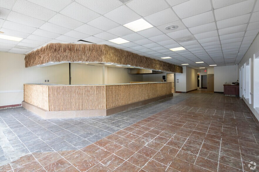 More Photos Of 2337-2375 1st St NE, Center Point Unknown For Lease