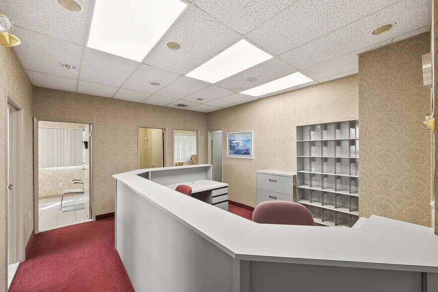 More Photos Of 1001 Clifton Ave, Clifton Medical For Sale