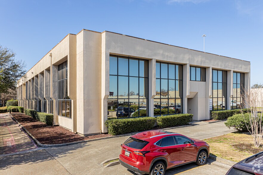 More Photos Of 4200 S I-10 Service Rd, Metairie Office For Lease