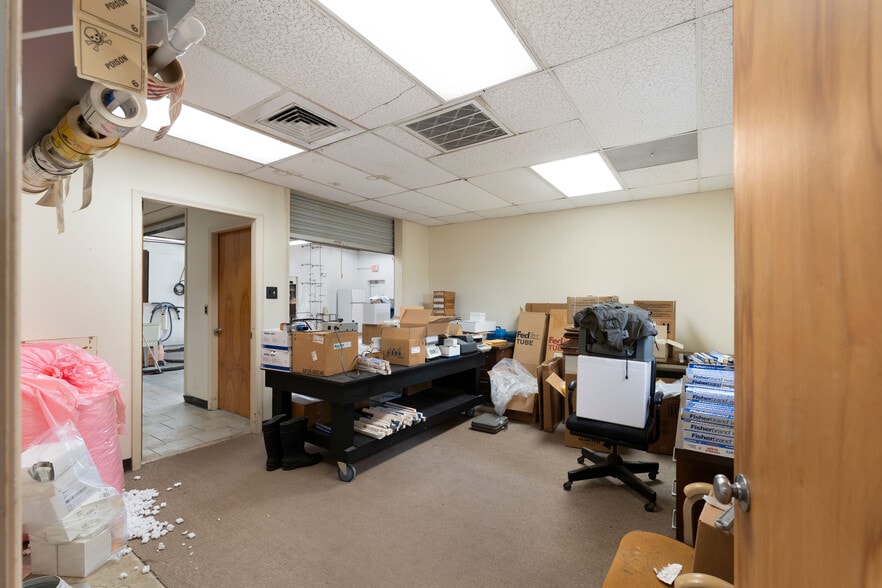 More Photos Of 112 Old Mill Rd, Cartersville Research And Development For Sale