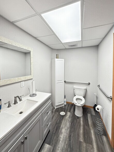 More Photos Of 614 Railroad St SE, Bemidji Office For Sale