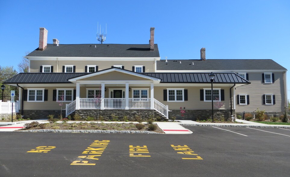 More Photos Of 18 Kings Hwy, Middletown Office For Sale