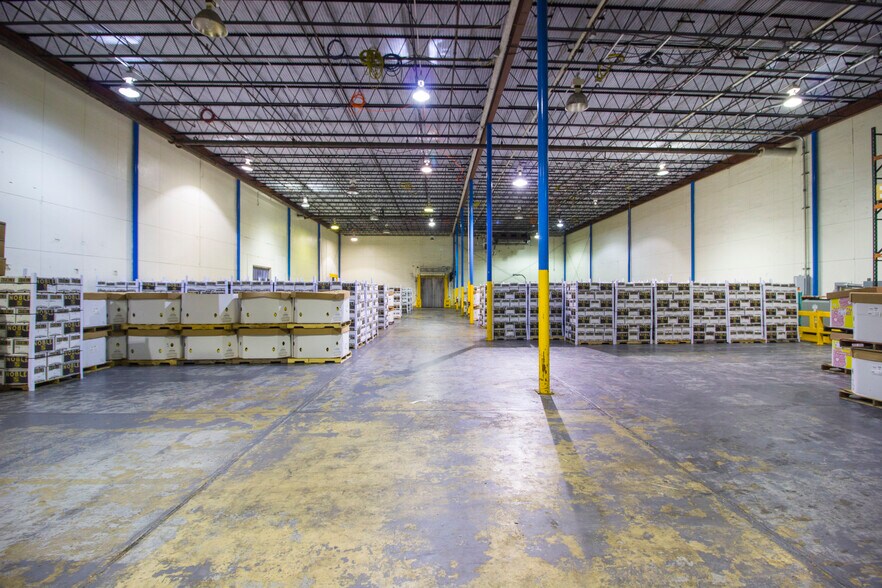 More Photos Of 1005 Snively Ave, Winter Haven Refrigeration Cold Storage For Sale