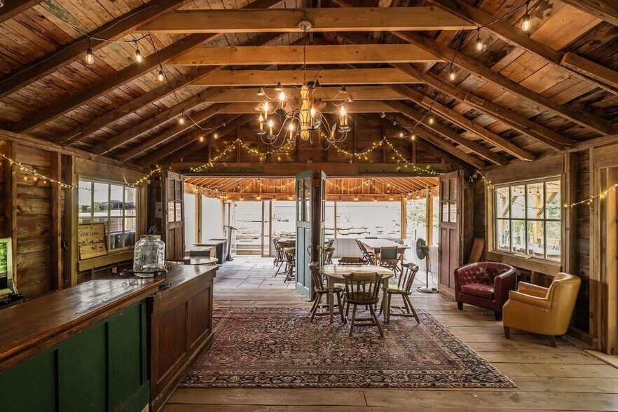 More Photos Of 102 Main St, Jefferson Hotel For Sale