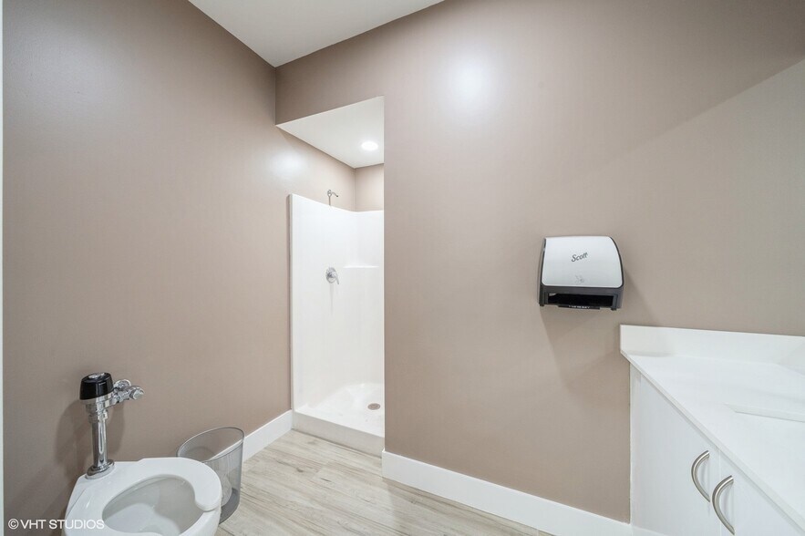 More Photos Of 3333 20th St, Vero Beach Medical For Sale