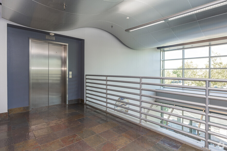 More Photos Of 4900 Lang Ave NE, Albuquerque Office For Lease