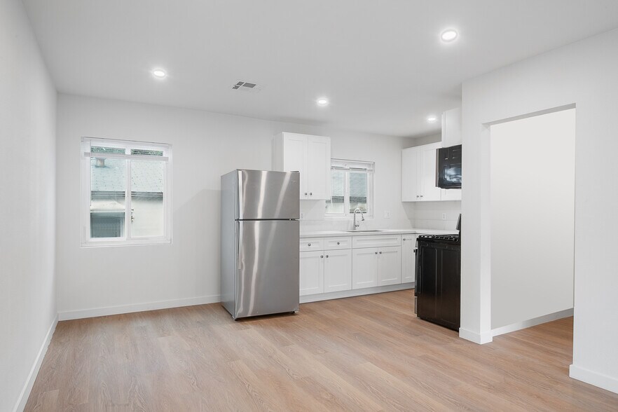 More Photos Of 240-260 E Providencia Ave, Burbank Apartments For Sale