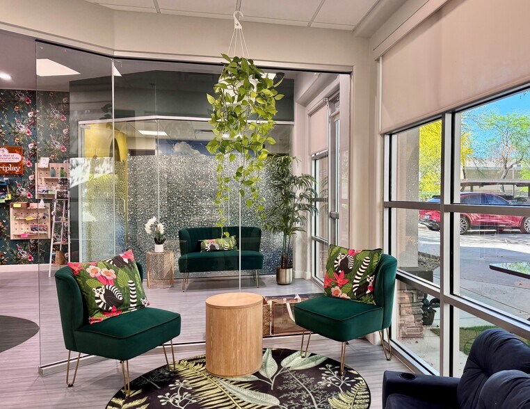 More Photos Of 15601 N 40th St, Phoenix Office For Sale