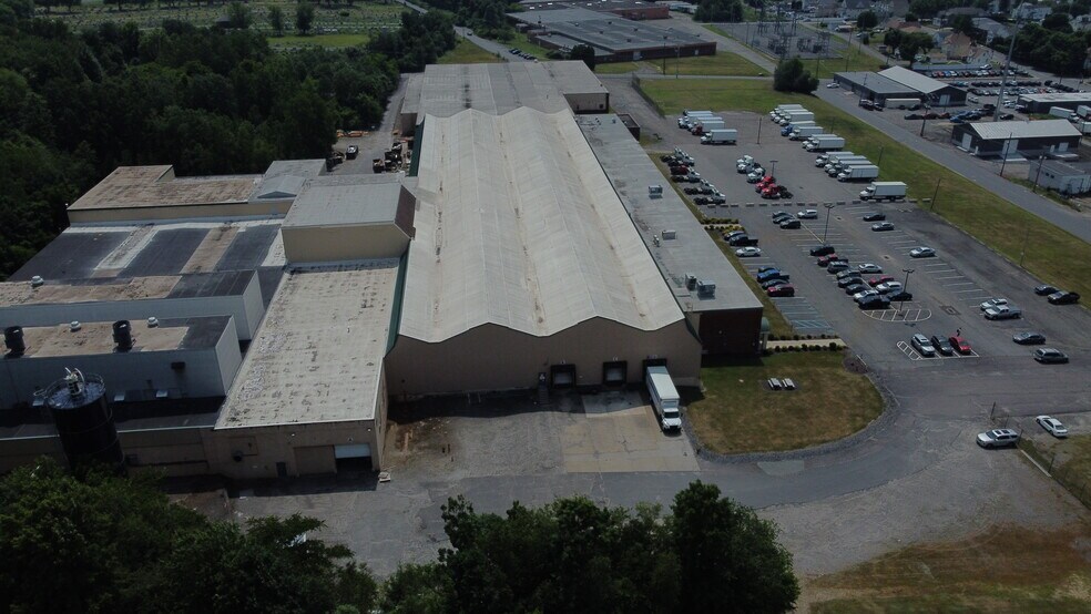 More Photos Of 600 Sanders St, Scranton Warehouse For Lease