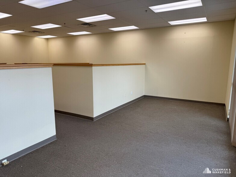 More Photos Of 4562 Denrose Ct, Fort Collins Showroom For Lease