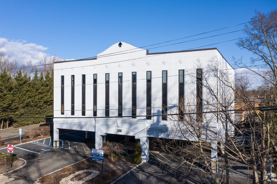 More Photos Of 306 Main St, Millburn Medical For Lease