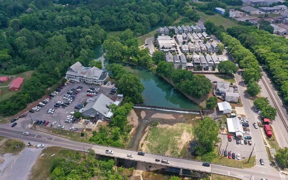 More Photos Of 911 Creekside Ct, Helena Storefront Retail Residential For Sale