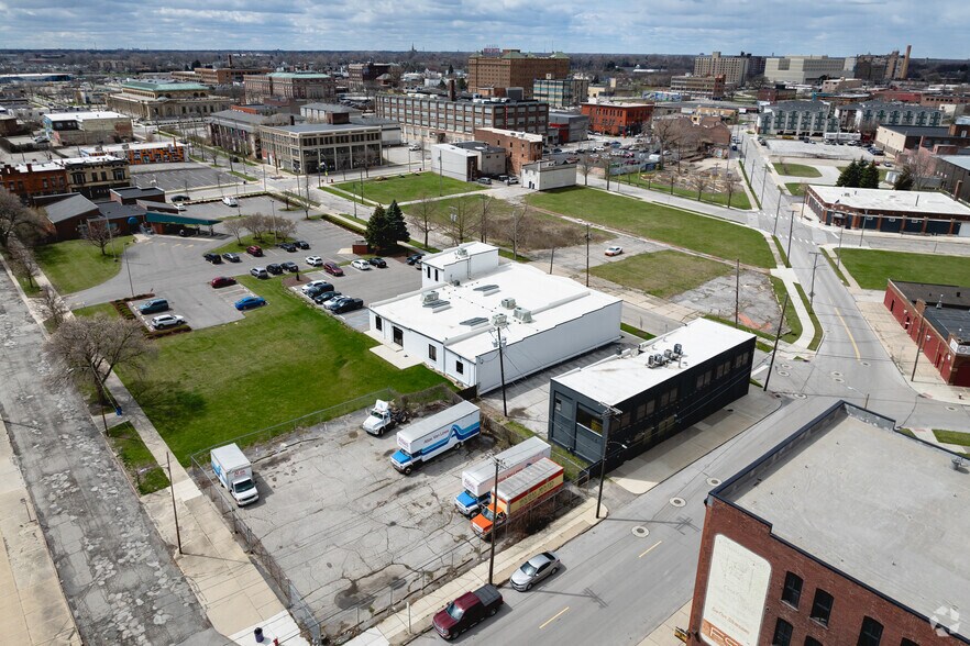 More Photos Of 1215 Jackson St, Toledo Office For Sale