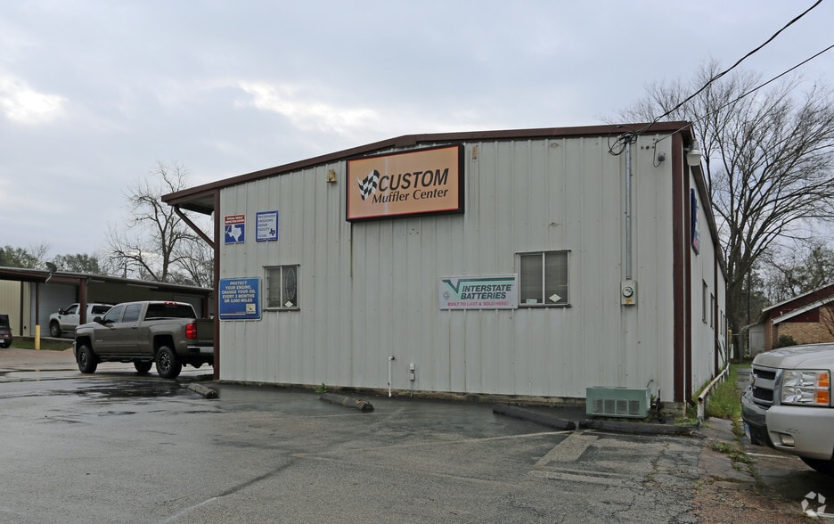 More Photos Of 809 Old Montgomery Rd, Conroe Auto Repair For Lease