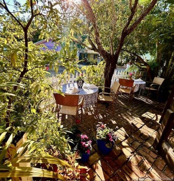 More Photos Of 3220 and 3224 NE Maple Ave, Jensen Beach Specialty For Sale