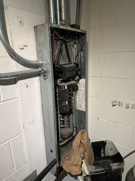 More Photos Of 200 S State Ave, Indianapolis Flex For Sale