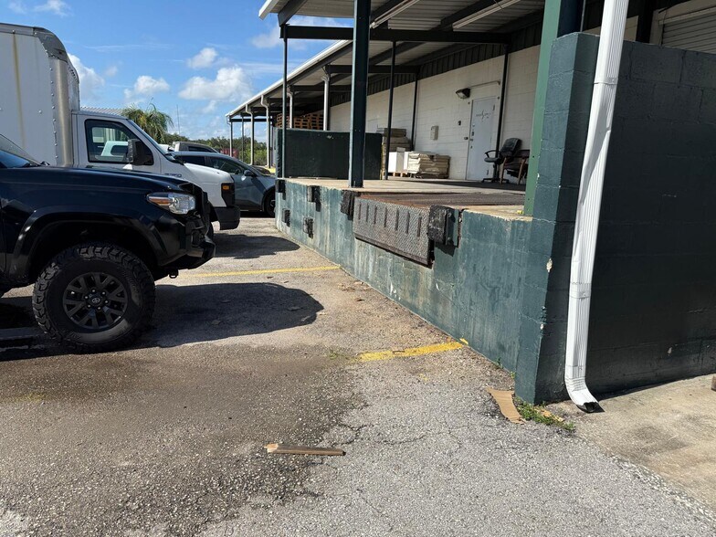 More Photos Of 325 Rand Yard Rd, Sanford Warehouse For Lease