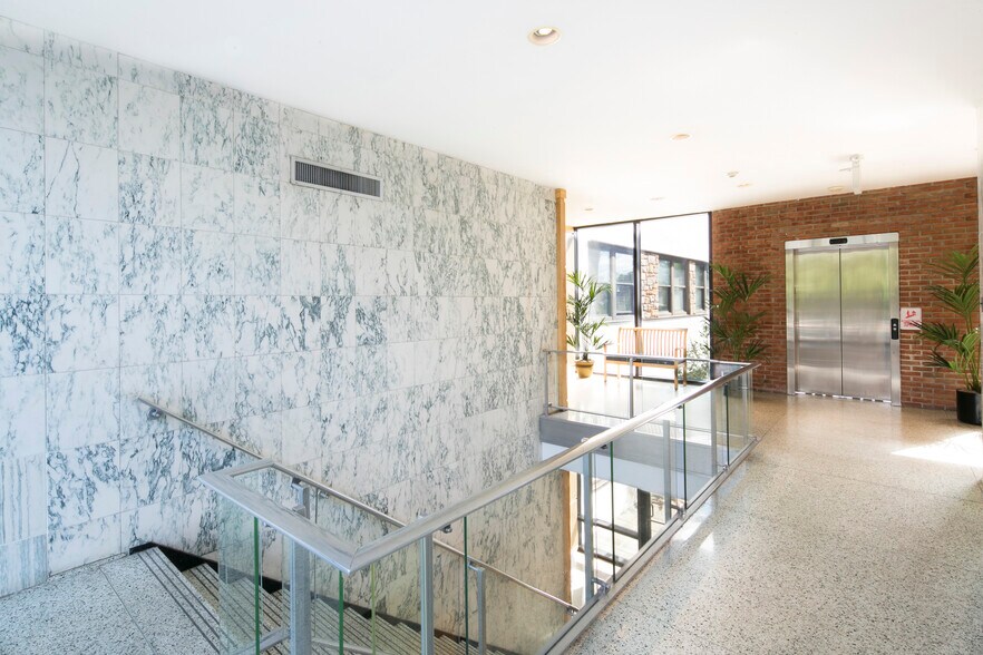 More Photos Of 520 Franklin Ave, Garden City Medical For Lease