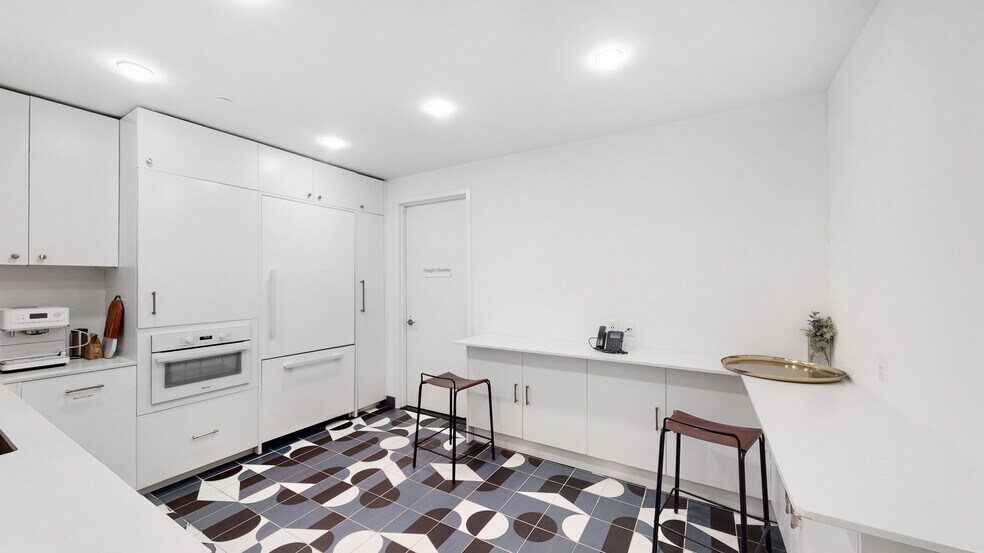 More Photos Of 375 Greenwich St, New York Office For Lease