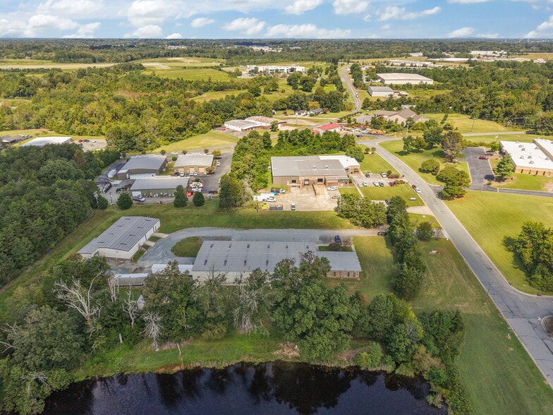 More Photos Of 2245 A Air Park Dr, Burlington Warehouse For Lease