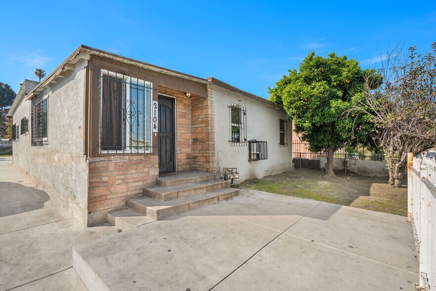 More Photos Of 2104 E 113th St, Los Angeles Multifamily For Sale