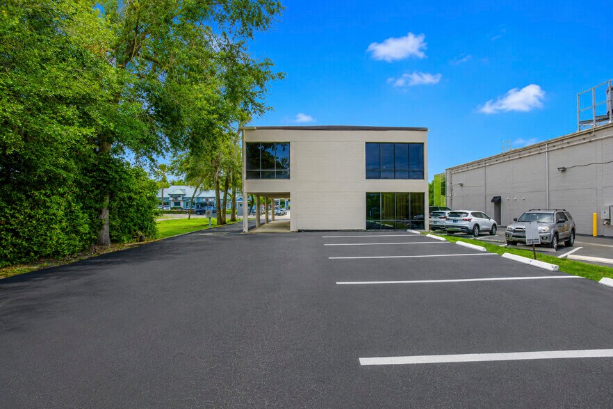 More Photos Of 385 W Fairbanks Ave, Winter Park Office For Lease