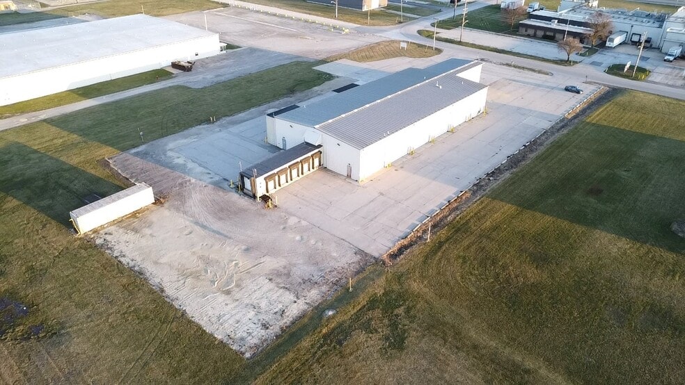 More Photos Of 1851 Industrial Dr, Celina Distribution For Sale
