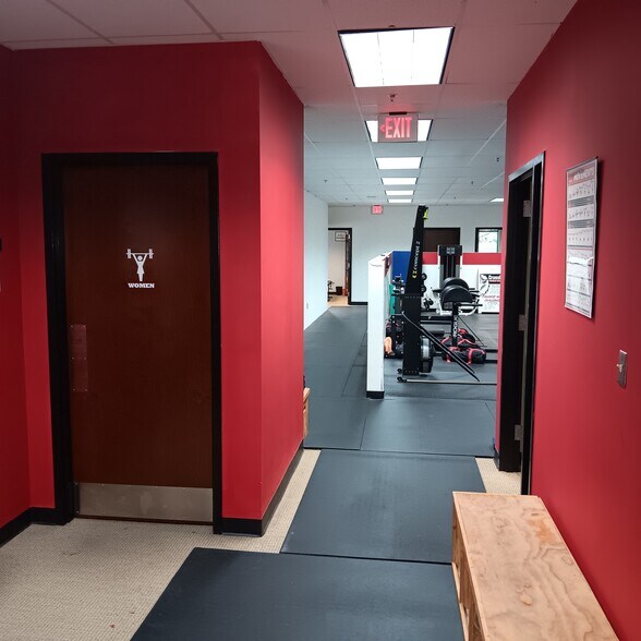 More Photos Of 9371 Innovation Dr, Manassas Research And Development For Lease