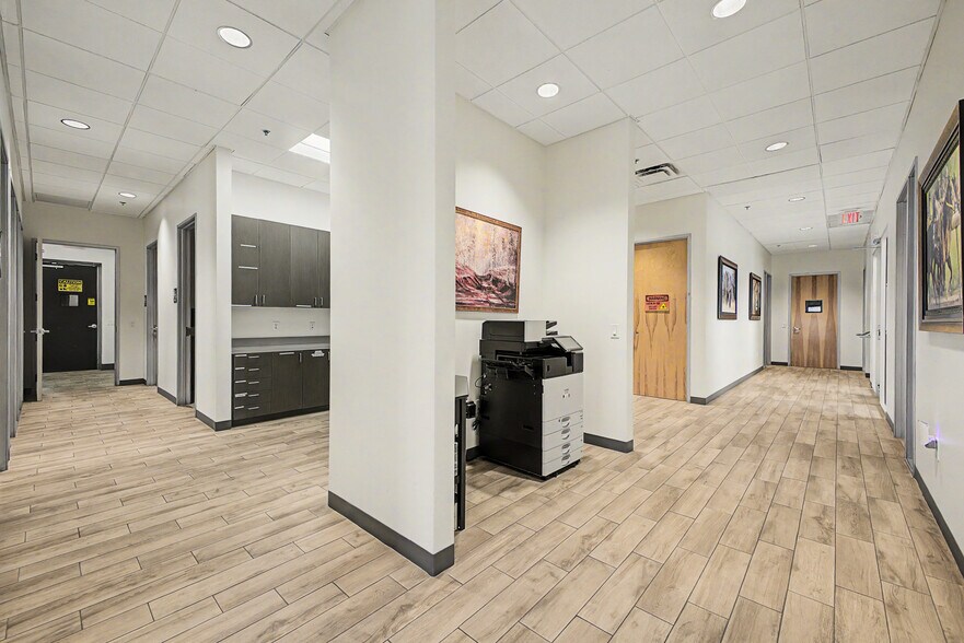 More Photos Of 230 N 48th Ave, Phoenix Manufacturing For Lease