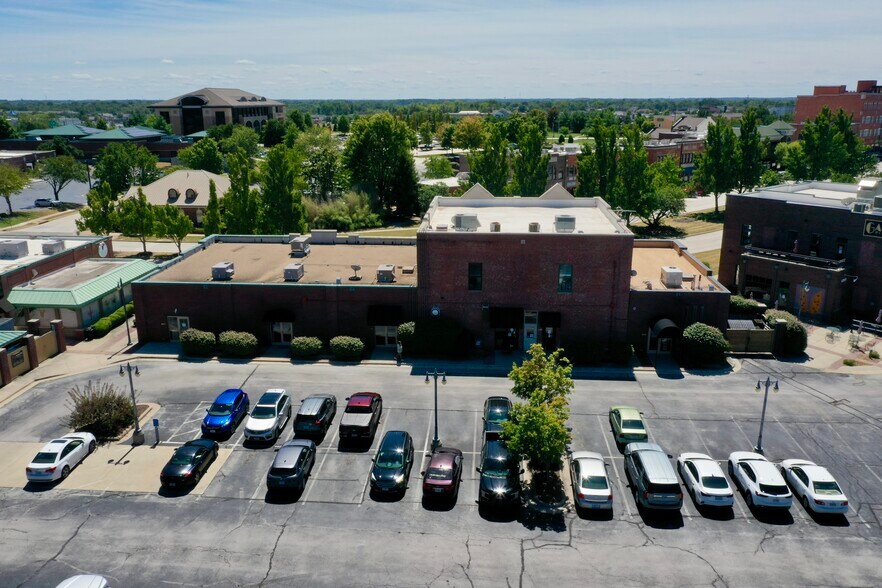 More Photos Of 2101 W Chesterfield Blvd, Springfield Office For Sale