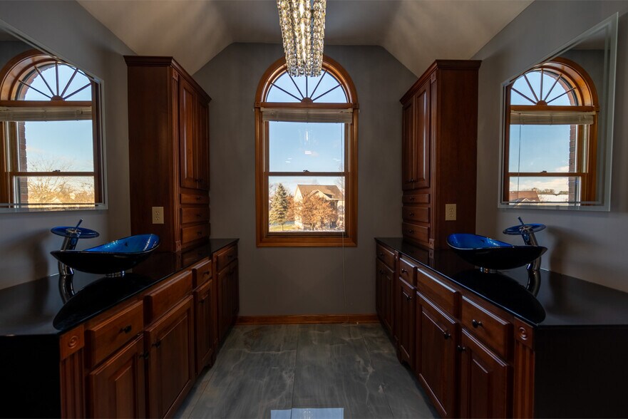 More Photos Of 49 Concord Ct, Johnstown Specialty For Lease