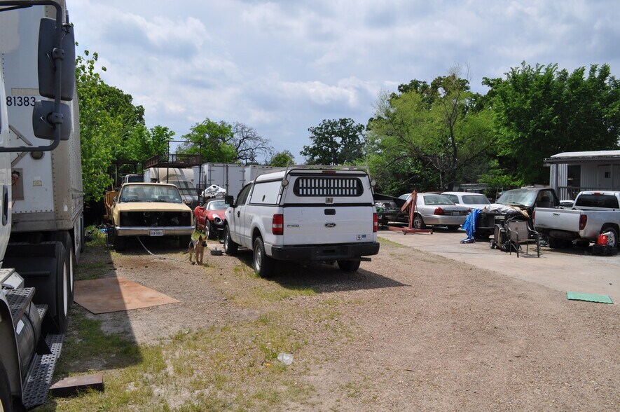 More Photos Of 11460 C F Hawn Fwy, Dallas Auto Repair For Sale