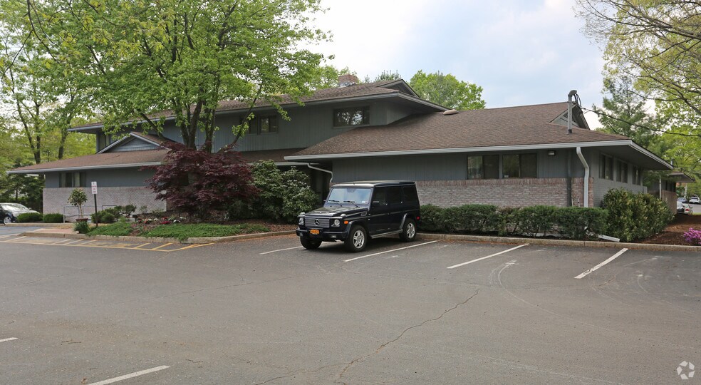 More Photos Of 354 Veterans Memorial Hwy, Commack Office For Lease