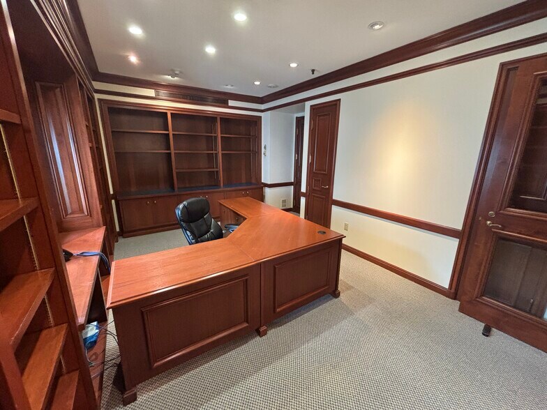 More Photos Of 1134 Kline St, La Jolla Public Library For Lease