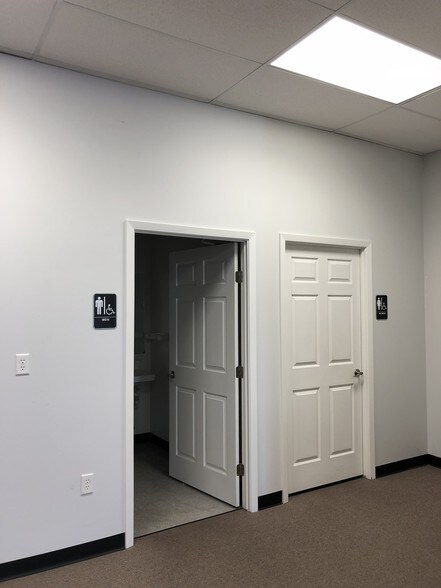 More Photos Of 4450 S Sam Houston Pky, Houston Unknown For Lease