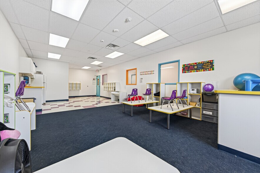 More Photos Of 33043 Egypt Ln, Magnolia Daycare Center For Sale