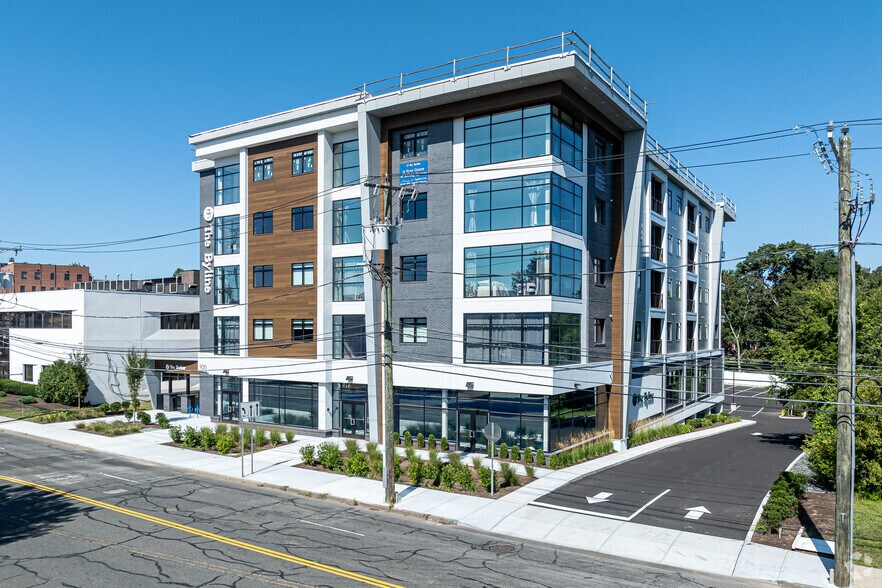 More Photos Of 920-924 Farmington Ave, West Hartford Apartments For Lease