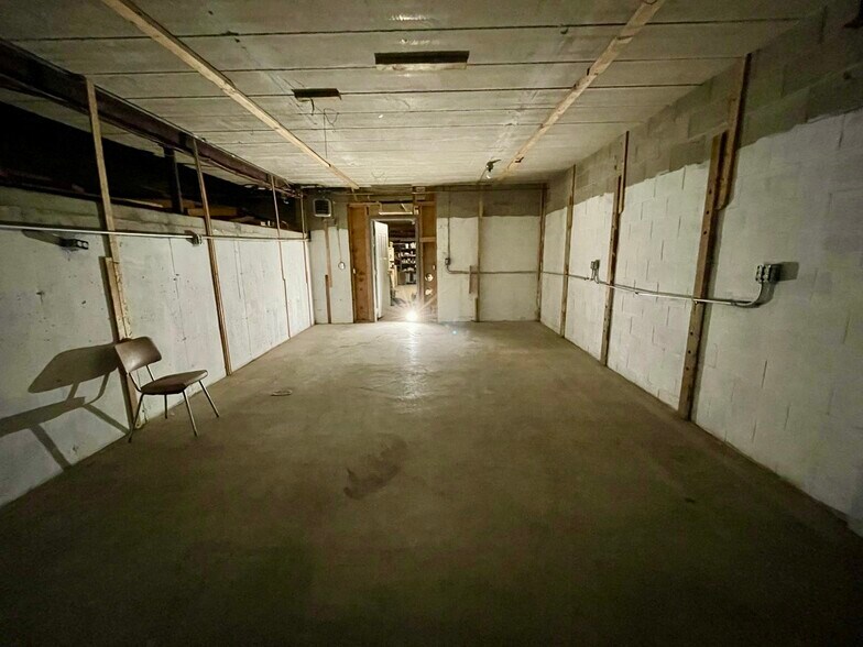 More Photos Of 218 N 4th St, Rockford Apartments For Sale