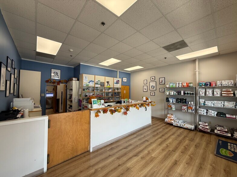 More Photos Of 907 Norwich New London Tpke, Uncasville Freestanding For Lease