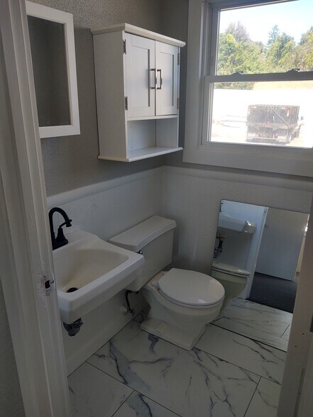 More Photos Of 170 Main St, North Reading Office For Lease