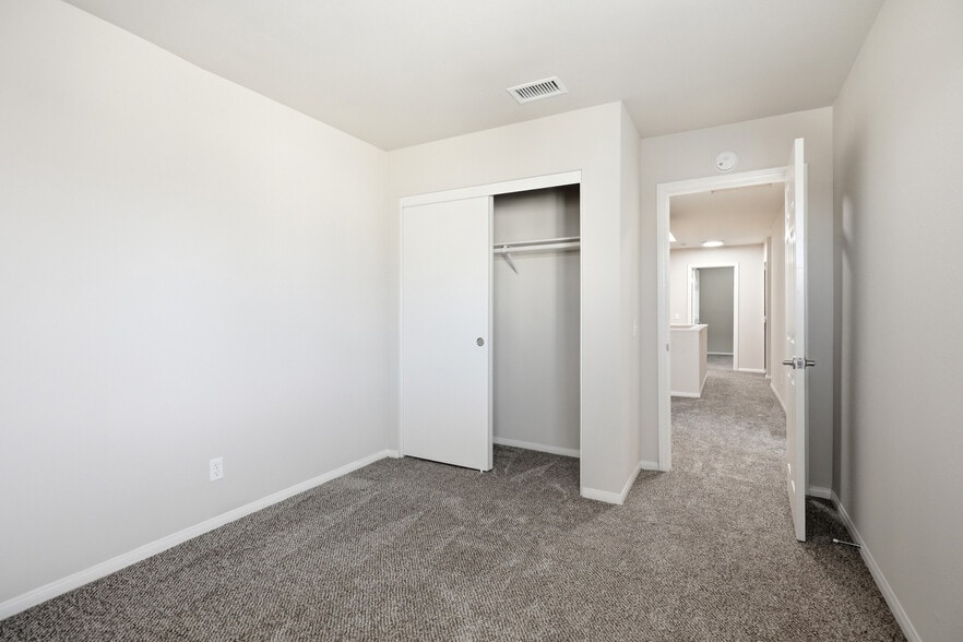 More Photos Of 445-523 Hart Dr, El Cajon Apartments For Sale