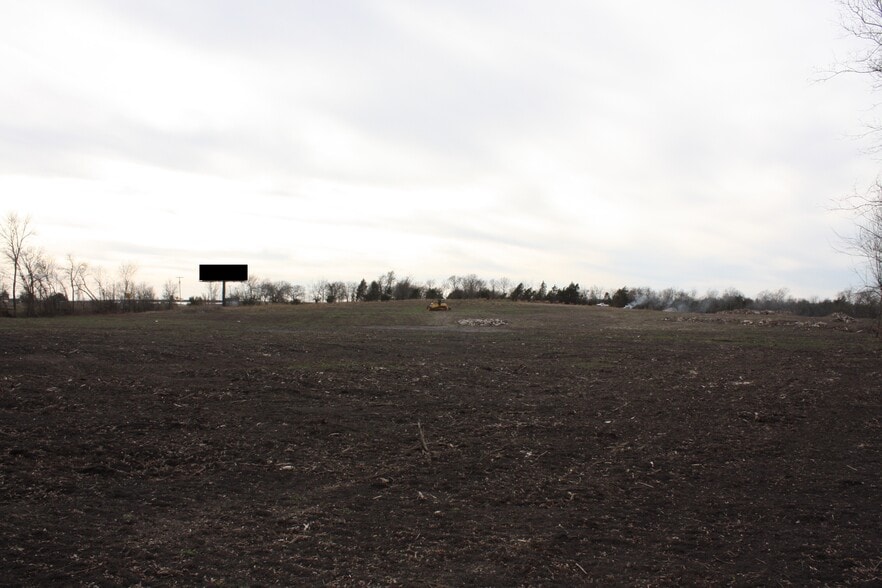 More Photos Of 100 Interstate 30, Greenville Land For Lease