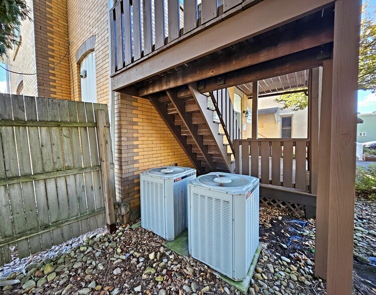 More Photos Of 116 Center St, Saint Marys Office Residential For Sale