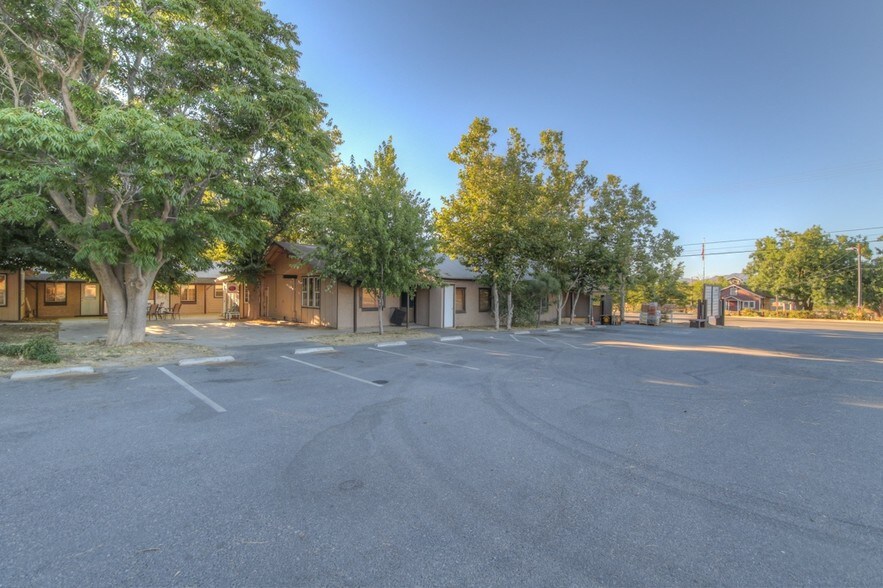 More Photos Of 56460 US Highway 371, Anza Office For Sale